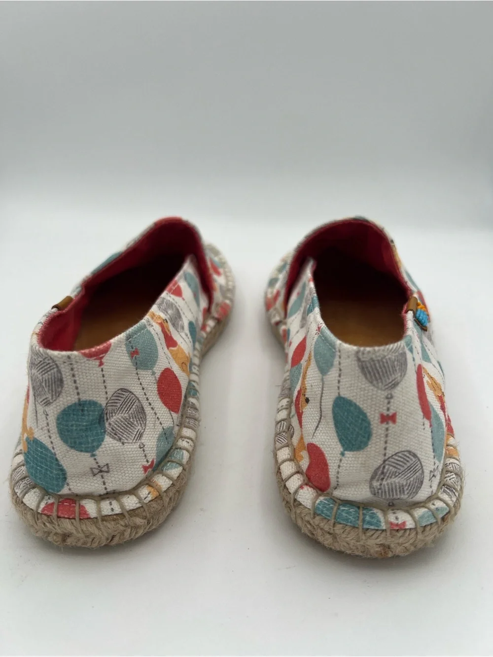 UBUNTU Disney Winnie The Pooh Canvas Slip On Espadrille Size 10.5 Balloon Print